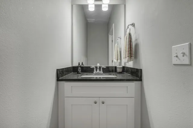 $435,000 | 340 Gathering Oaks Drive, Tallahassee, FL 32308