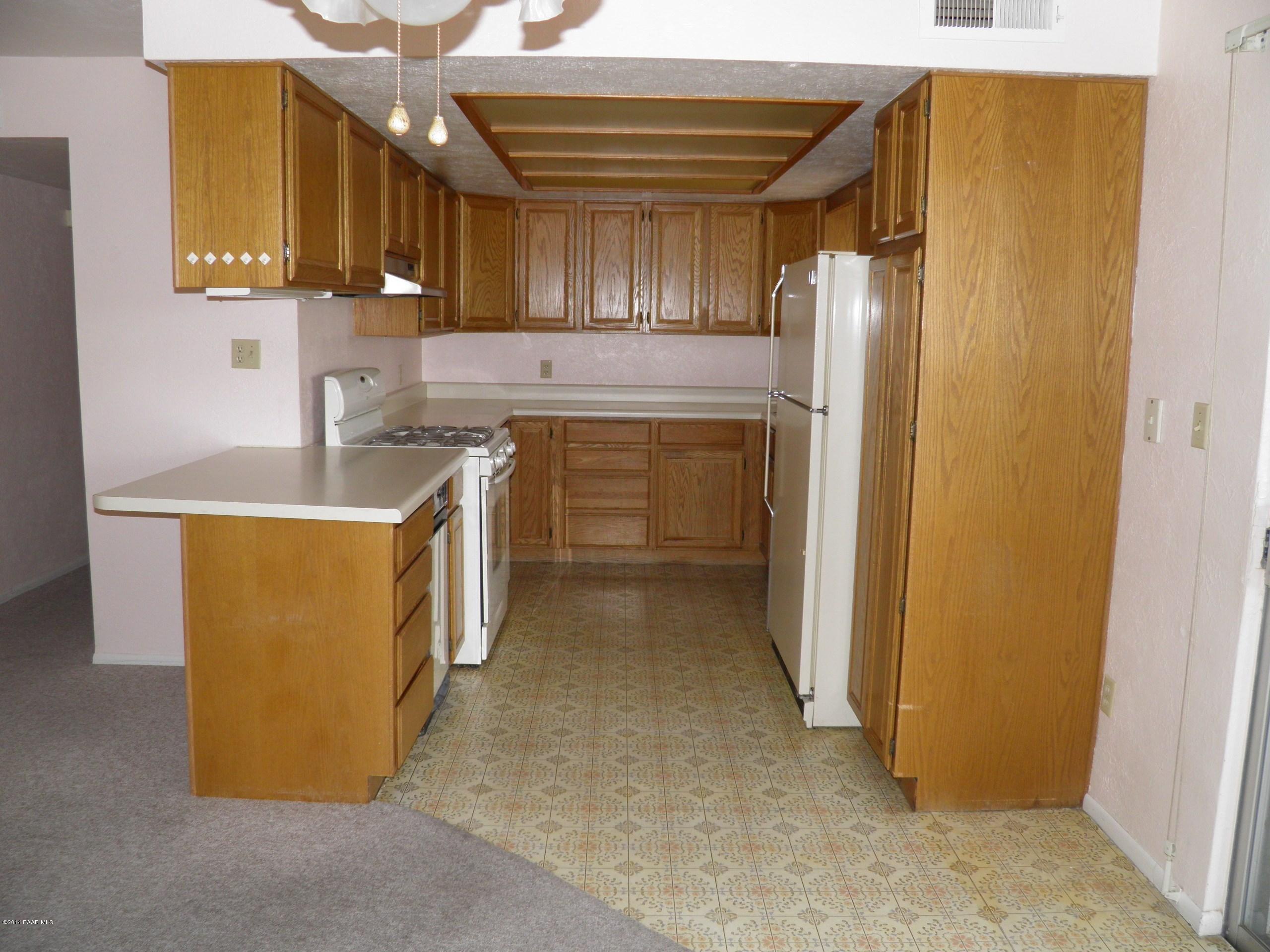 1992 Forest Hills Road Prescott, AZ 86303 - Photo 14 of 41 014_Kitchen with Gas Range
