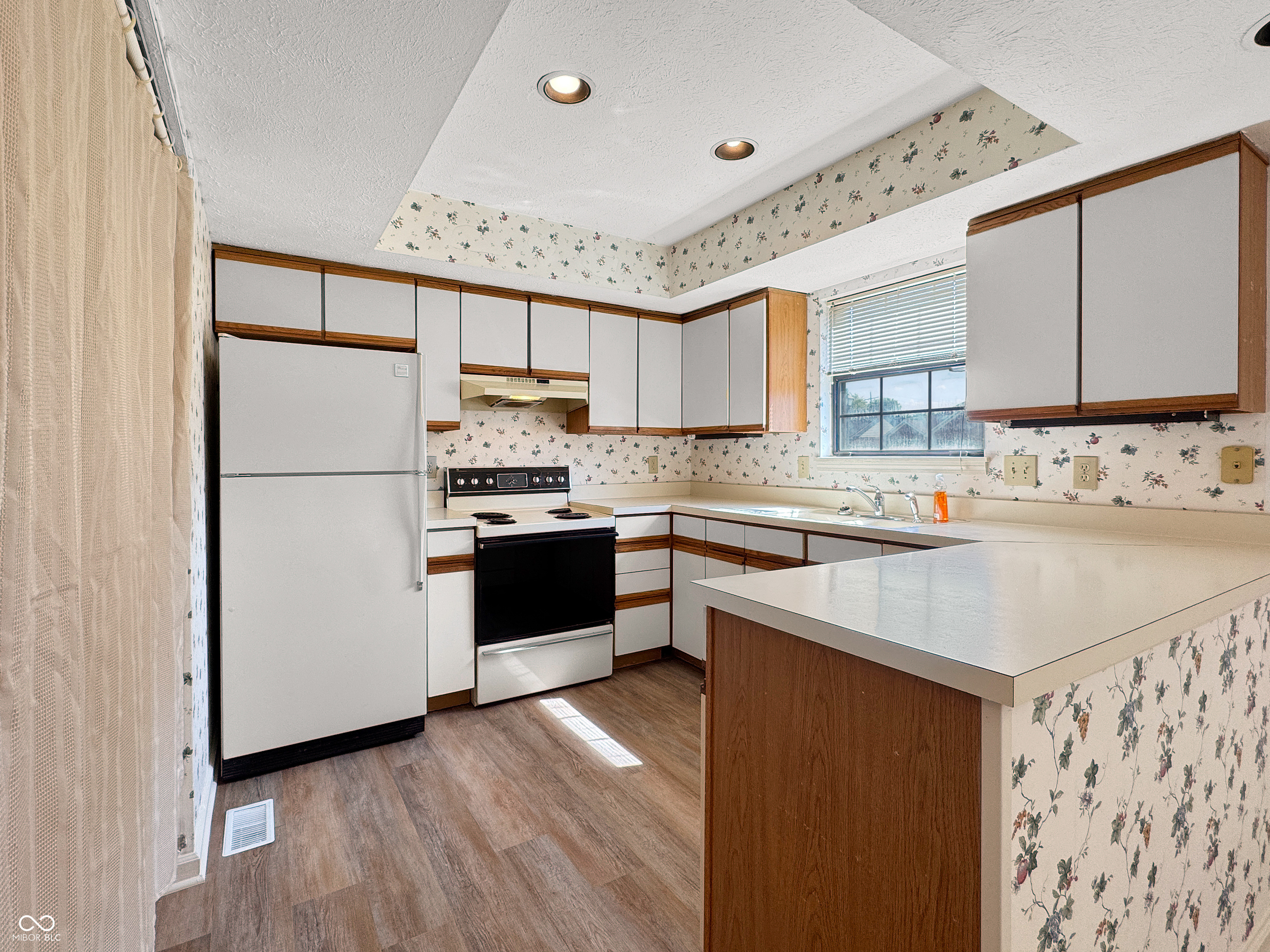 481 Van Camp Square Greenwood, IN 46143 - Photo 6 of 20 Gallery Image 6