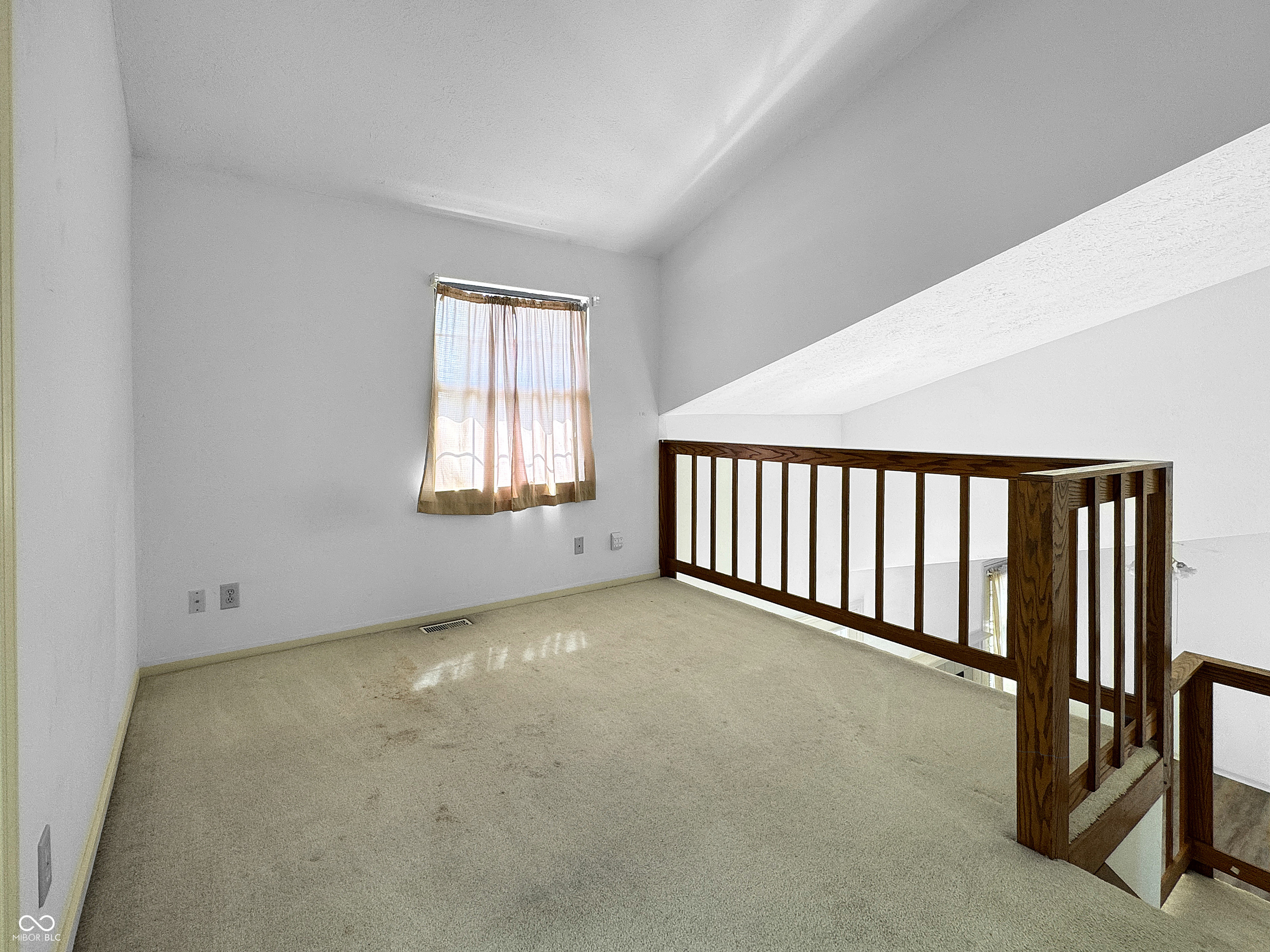 481 Van Camp Square Greenwood, IN 46143 - Photo 7 of 20 Gallery Image 7