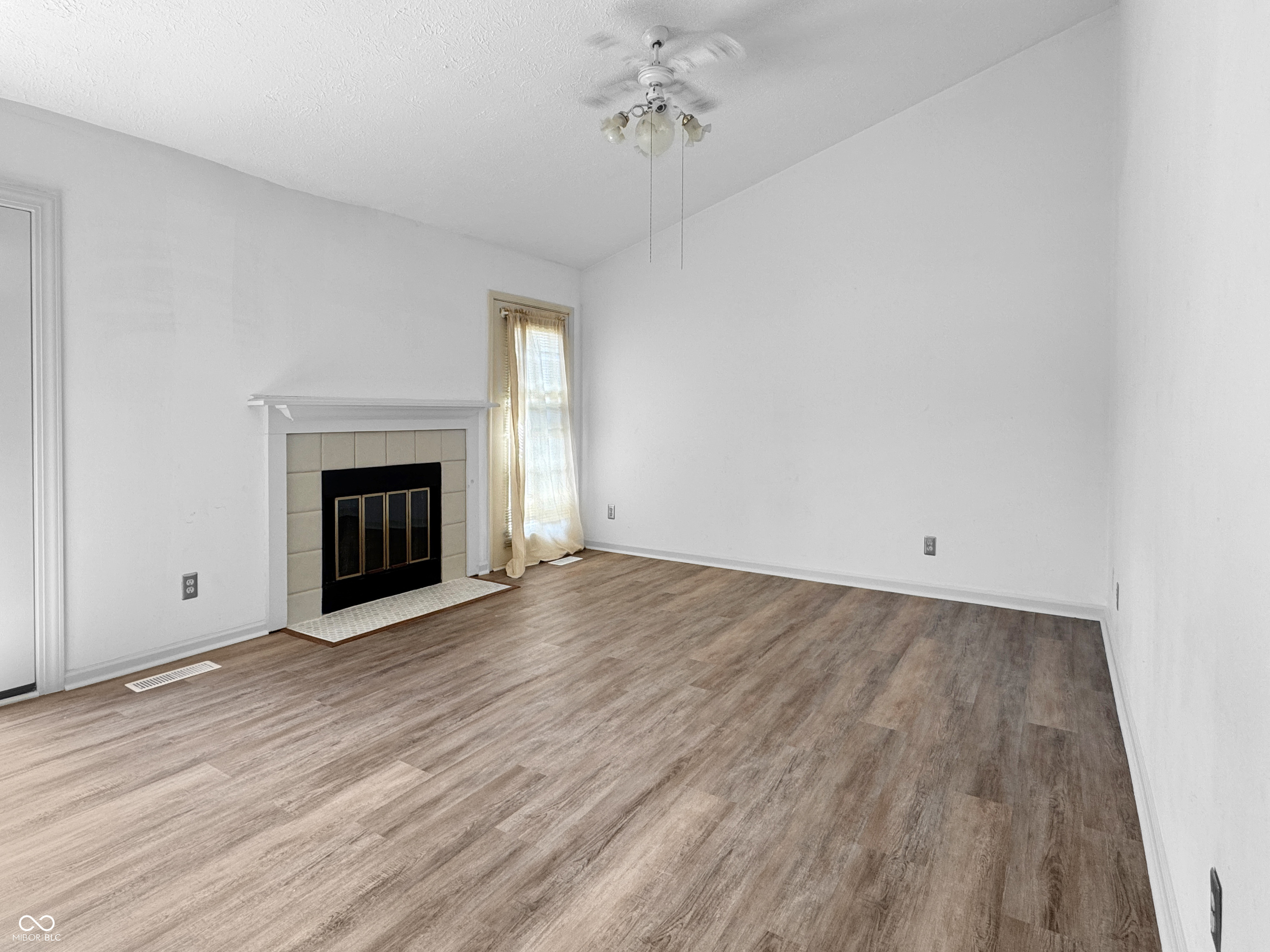 481 Van Camp Square Greenwood, IN 46143 - Photo 9 of 20 Gallery Image 9