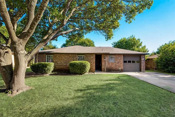 $1,600 | 120 Milas Lane, Glenn Heights, TX 75154