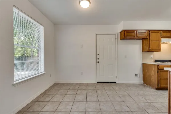 $1,600 | 120 Milas Lane, Glenn Heights, TX 75154