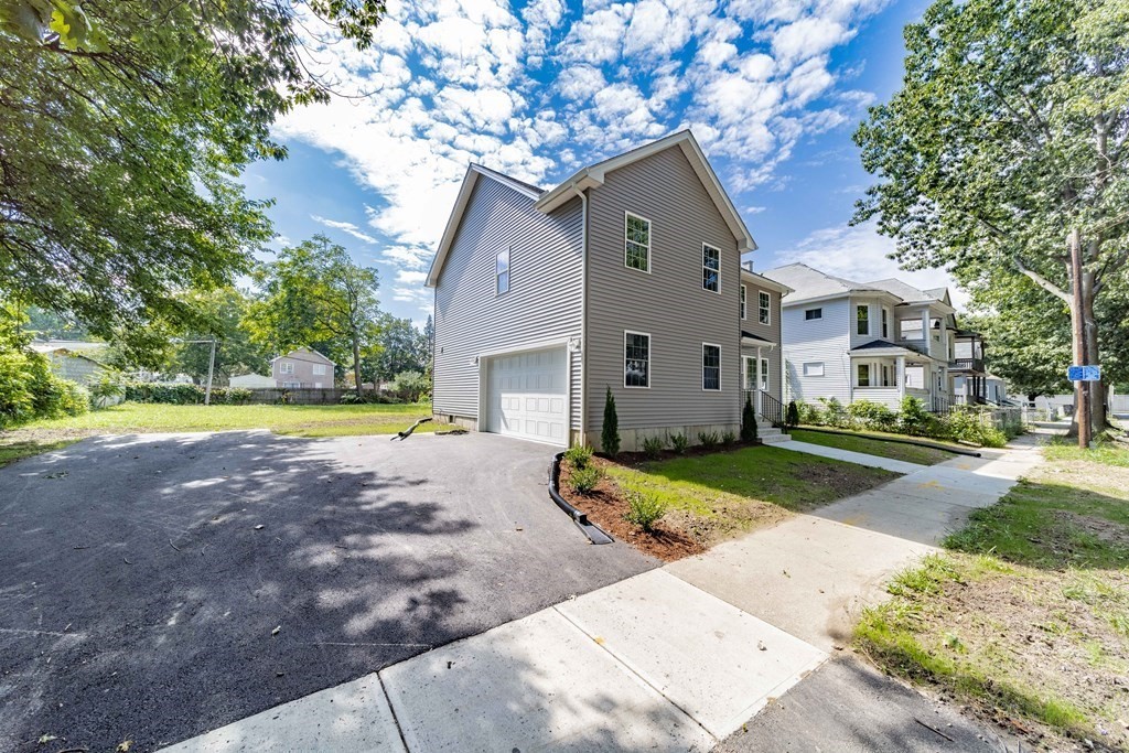 113 Newland Street Springfield, MA 01107 - Photo 3 of 27 Gallery Image 3