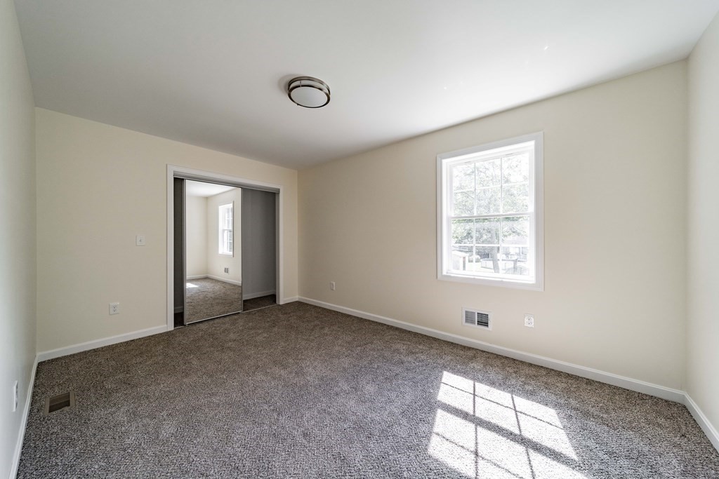 113 Newland Street Springfield, MA 01107 - Photo 8 of 27 Gallery Image 8