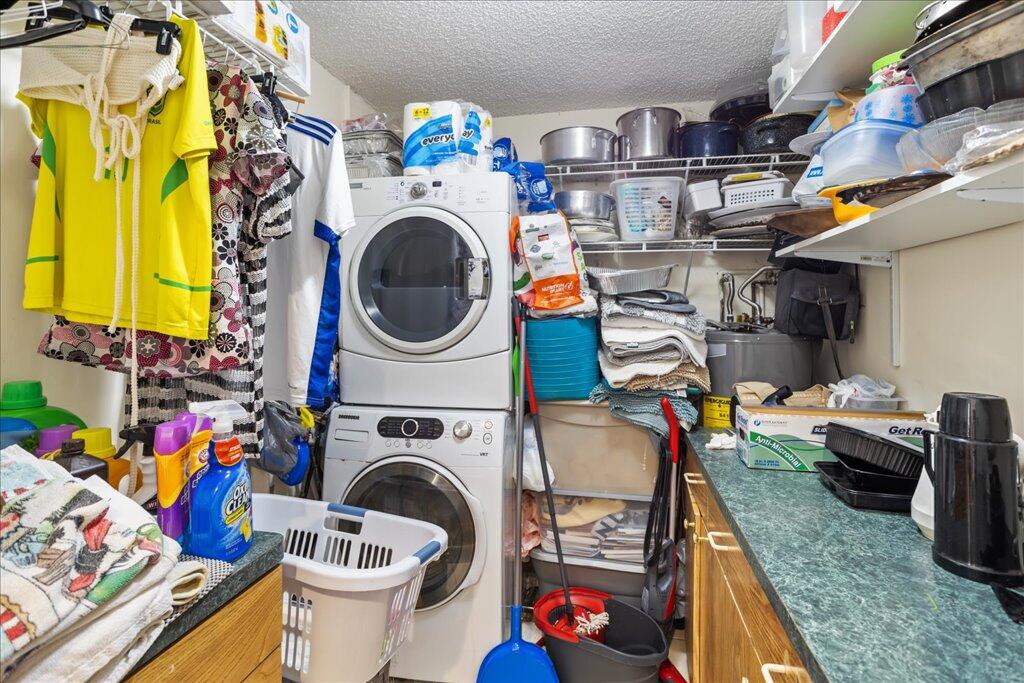 9893 Liberty Road Boca Raton, FL 33434 - Photo 14 of 20 9893 Laundry Room