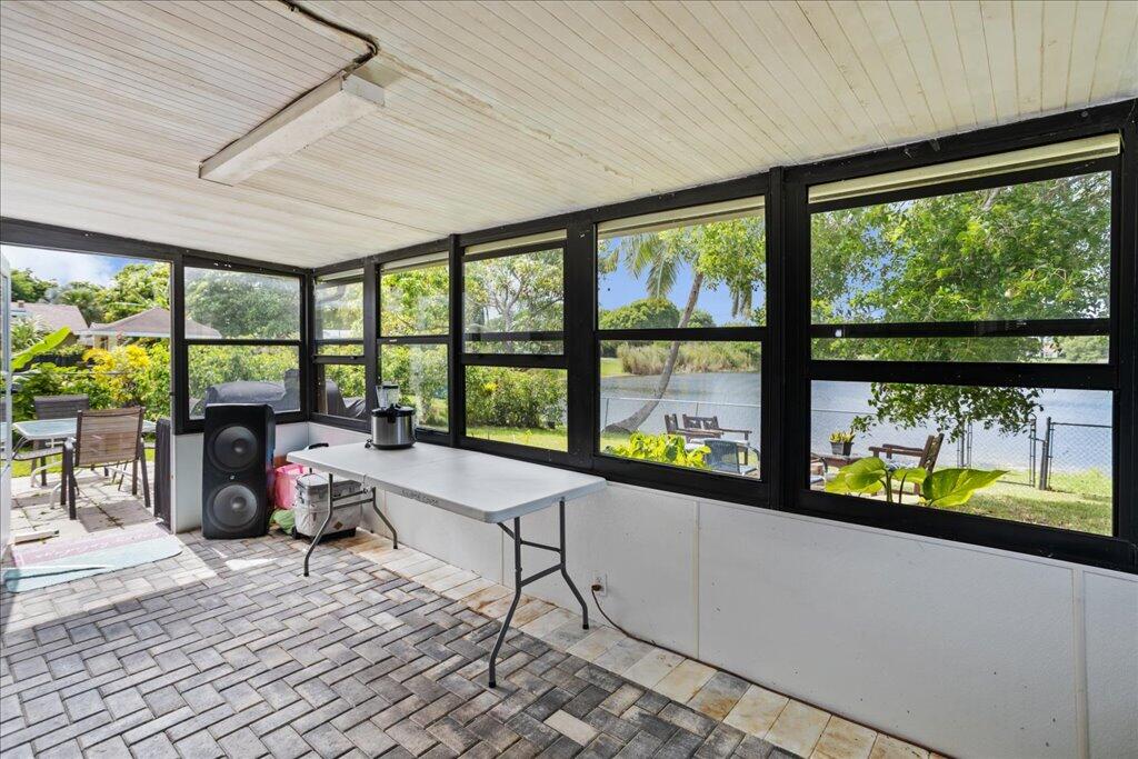 9893 Liberty Road Boca Raton, FL 33434 - Photo 15 of 20 9893 Cov Patio 1