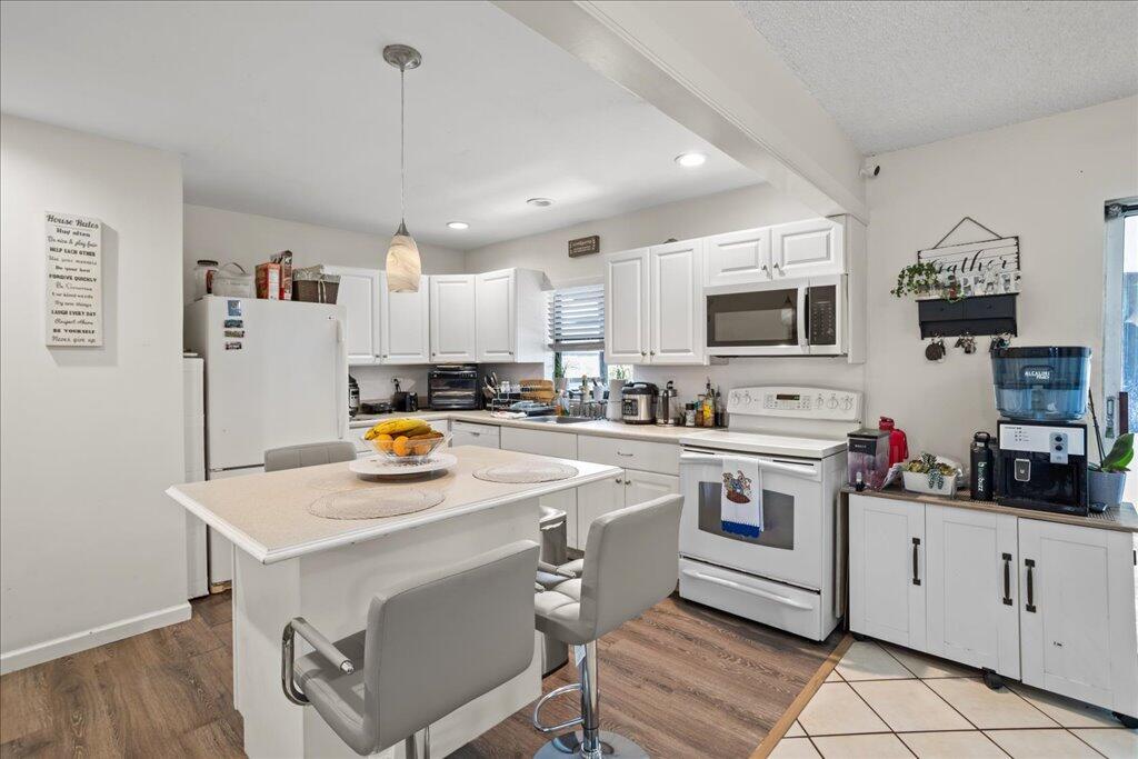 9893 Liberty Road Boca Raton, FL 33434 - Photo 6 of 20 9893 Kitchen 1