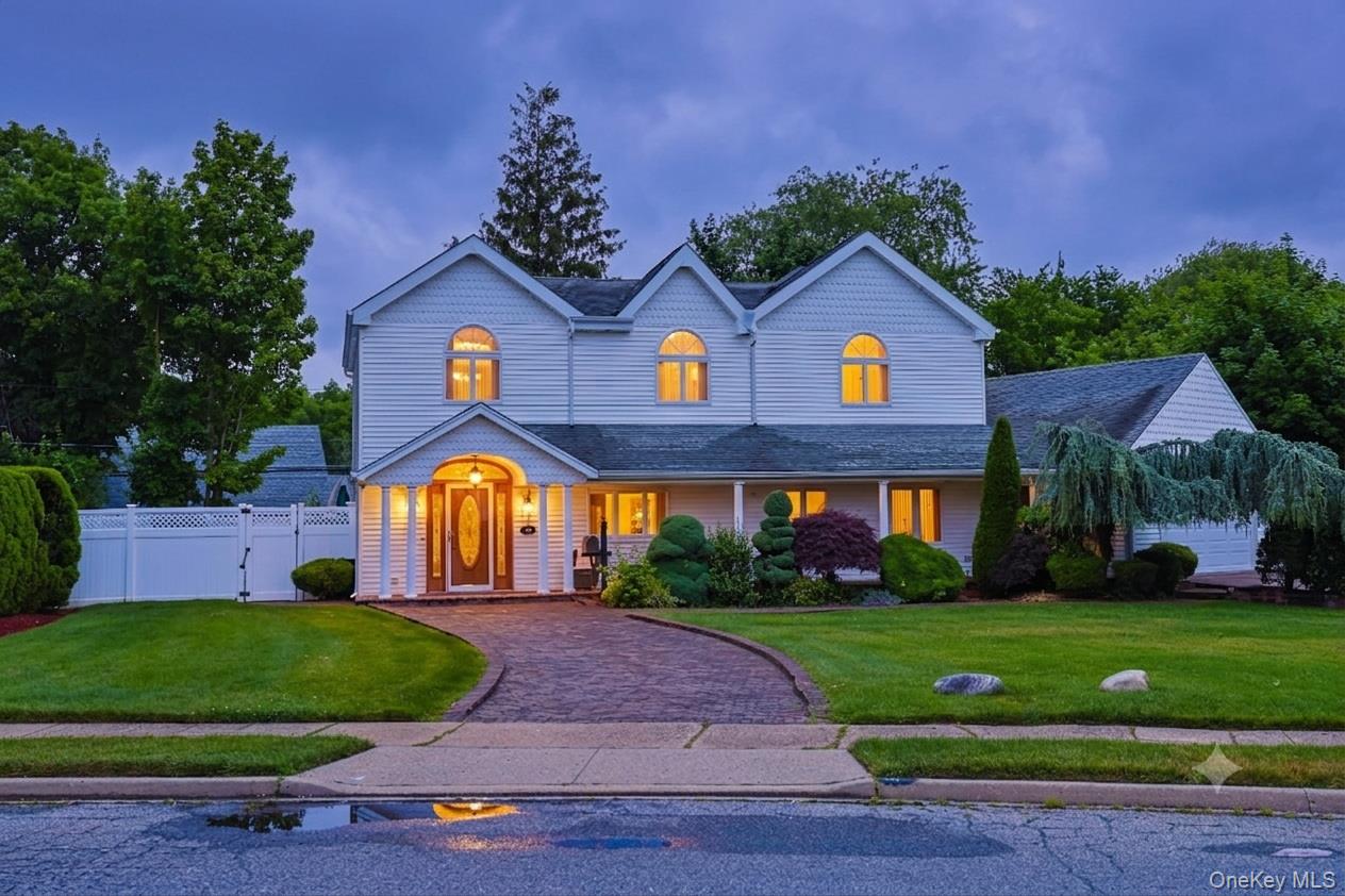79 Constellation Road Levittown, NY 11756 - Photo 2 of 36