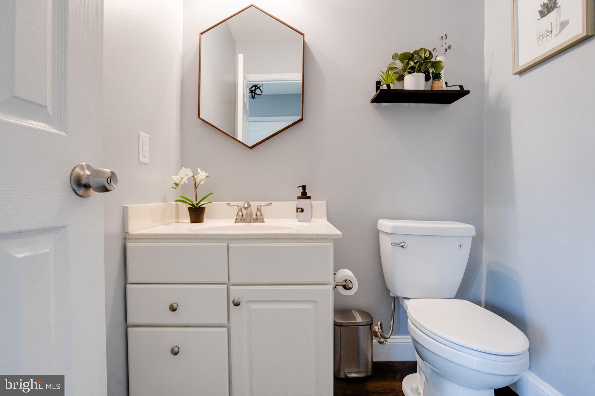 16 Sandview Court Baltimore, MD 21209 - Photo 20 of 58 Powder Room