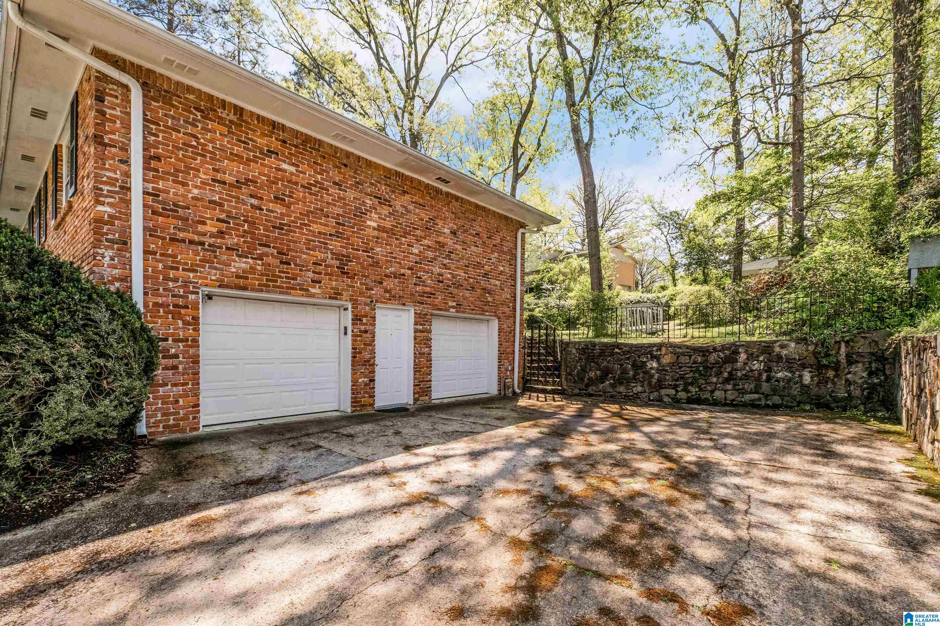 2221 Tal Brook Road Birmingham, AL 35216 - Photo 3 of 25