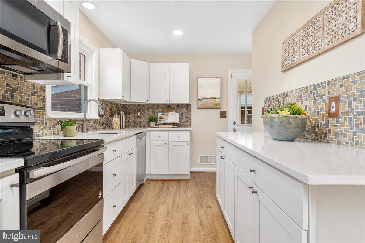 403 Delaware Road Frederick, MD 21701 - Photo 5 of 24 Remodeled Kitchen