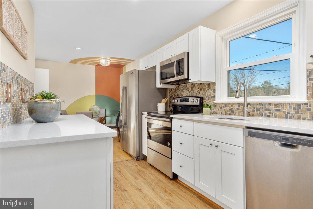 403 Delaware Road Frederick, MD 21701 - Photo 6 of 24 Open Access to Dining area