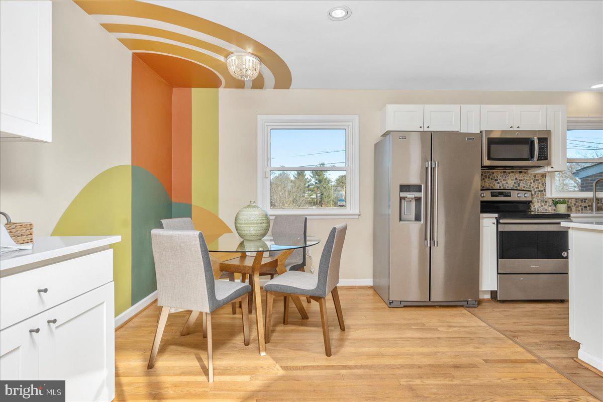 403 Delaware Road Frederick, MD 21701 - Photo 7 of 24 Sweet Dining space