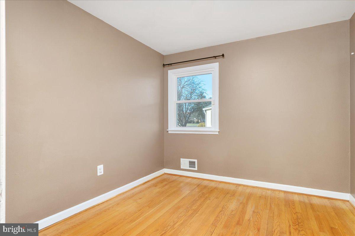 403 Delaware Road Frederick, MD 21701 - Photo 9 of 24 second bedroom