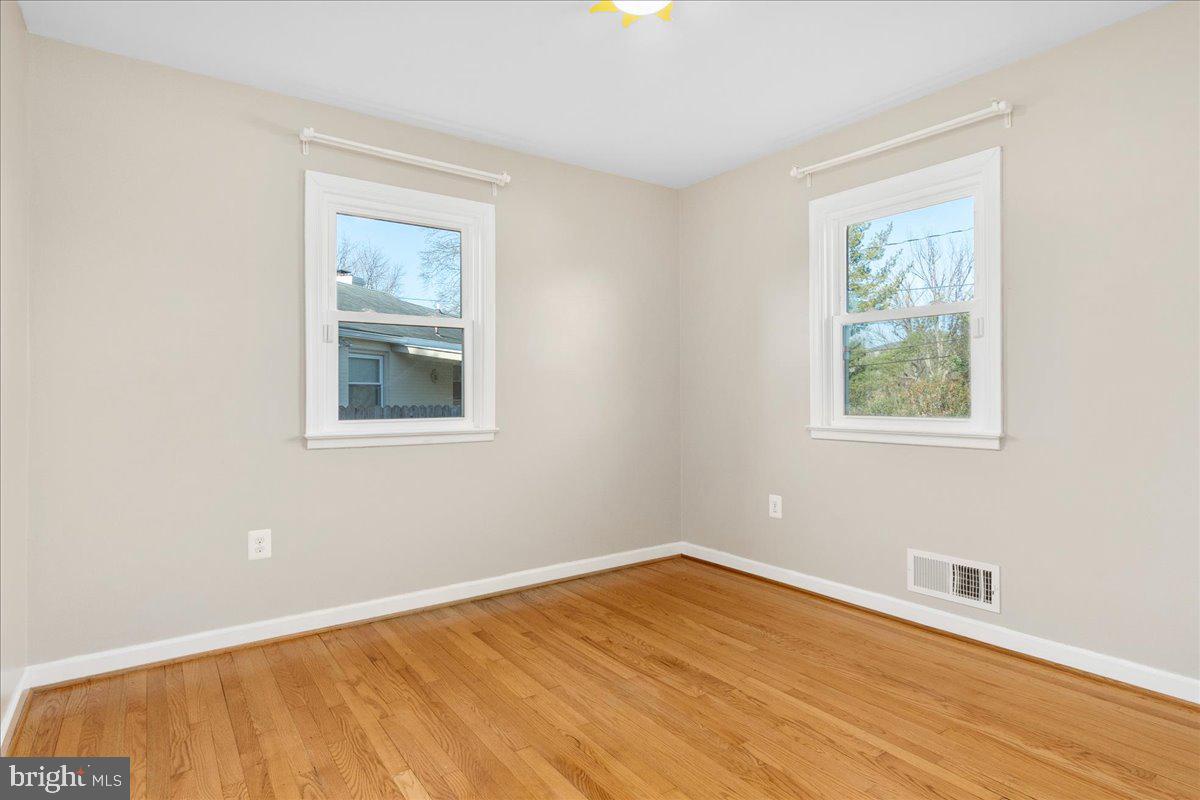 403 Delaware Road Frederick, MD 21701 - Photo 10 of 24 Third bedroom