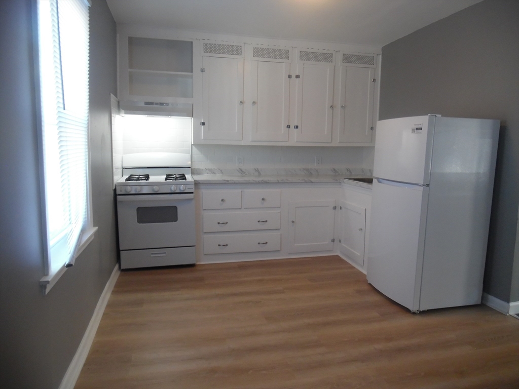185 Mason Street, Unit 2 Fall River, MA 02723 - Photo 4 of 9