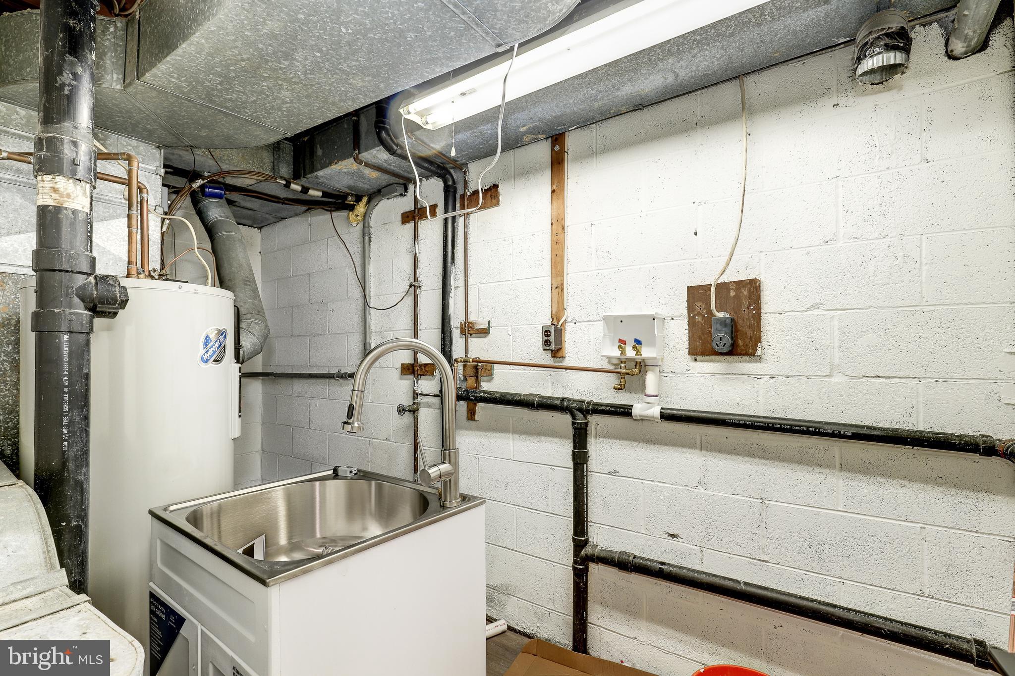 7225 Ridgeway Drive Manassas, VA 20112 - Photo 40 of 50 Laundry Room