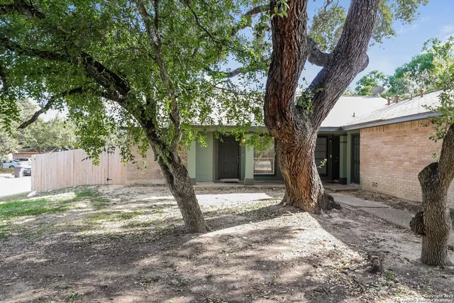 $1,100 | 8902 Amber Dusk, San Antonio, TX 78250