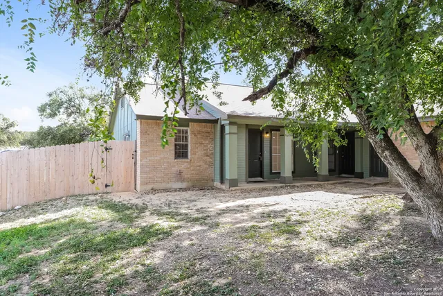 $1,100 | 8902 Amber Dusk, San Antonio, TX 78250