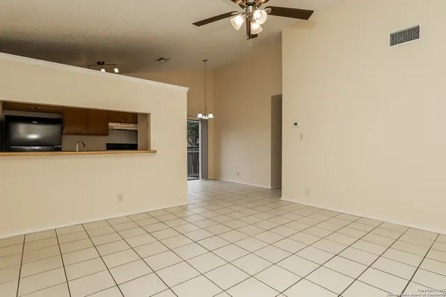 $1,100 | 8902 Amber Dusk, San Antonio, TX 78250