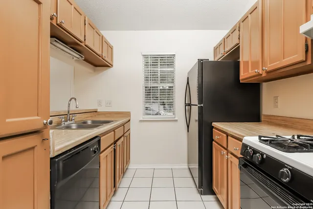 $1,100 | 8902 Amber Dusk, San Antonio, TX 78250