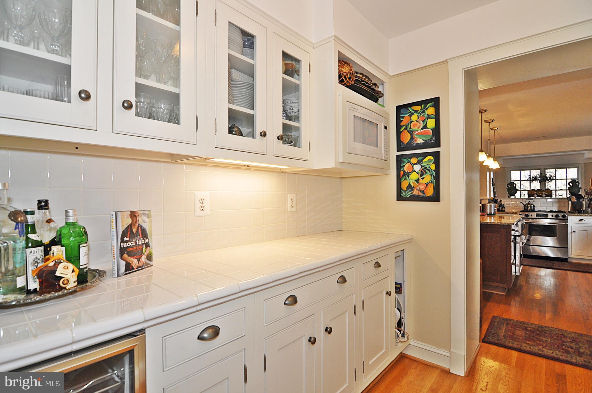 1714 South Arlington Ridge Road Arlington, VA 22202 - Photo 12 of 59 Butler's Pantry
