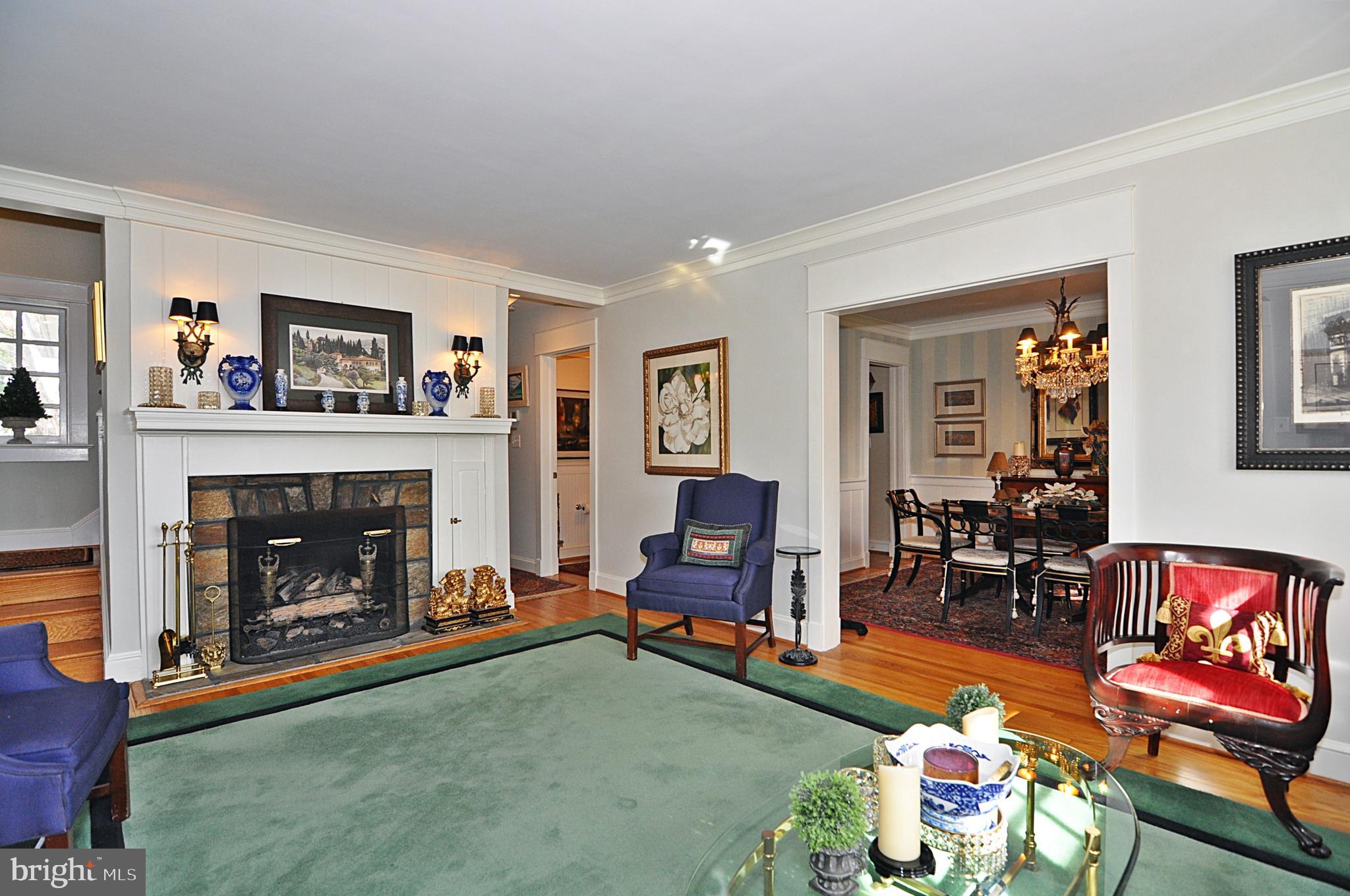 1714 South Arlington Ridge Road Arlington, VA 22202 - Photo 2 of 59 Living Room