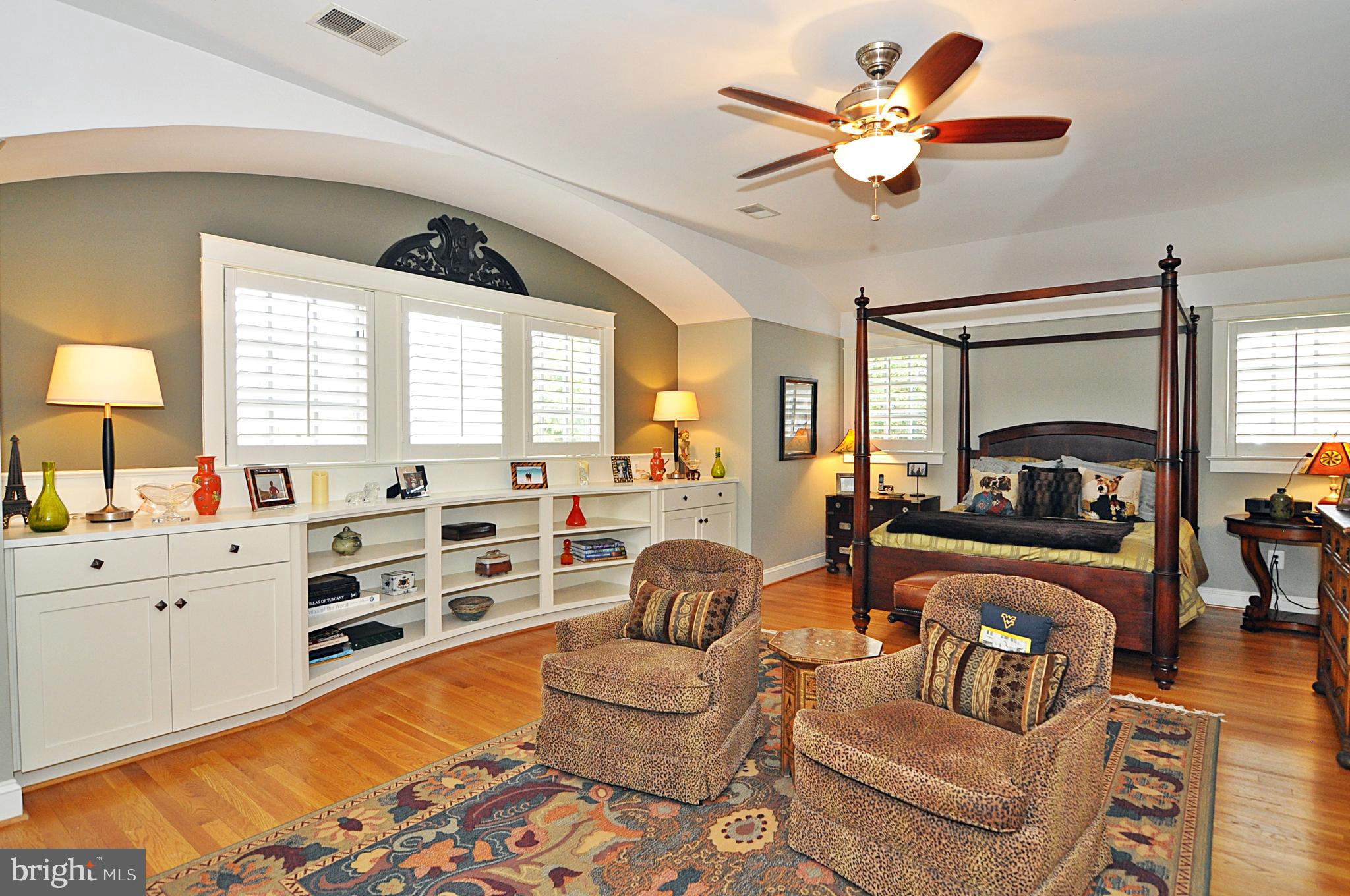 1714 South Arlington Ridge Road Arlington, VA 22202 - Photo 24 of 59 Primary Suite