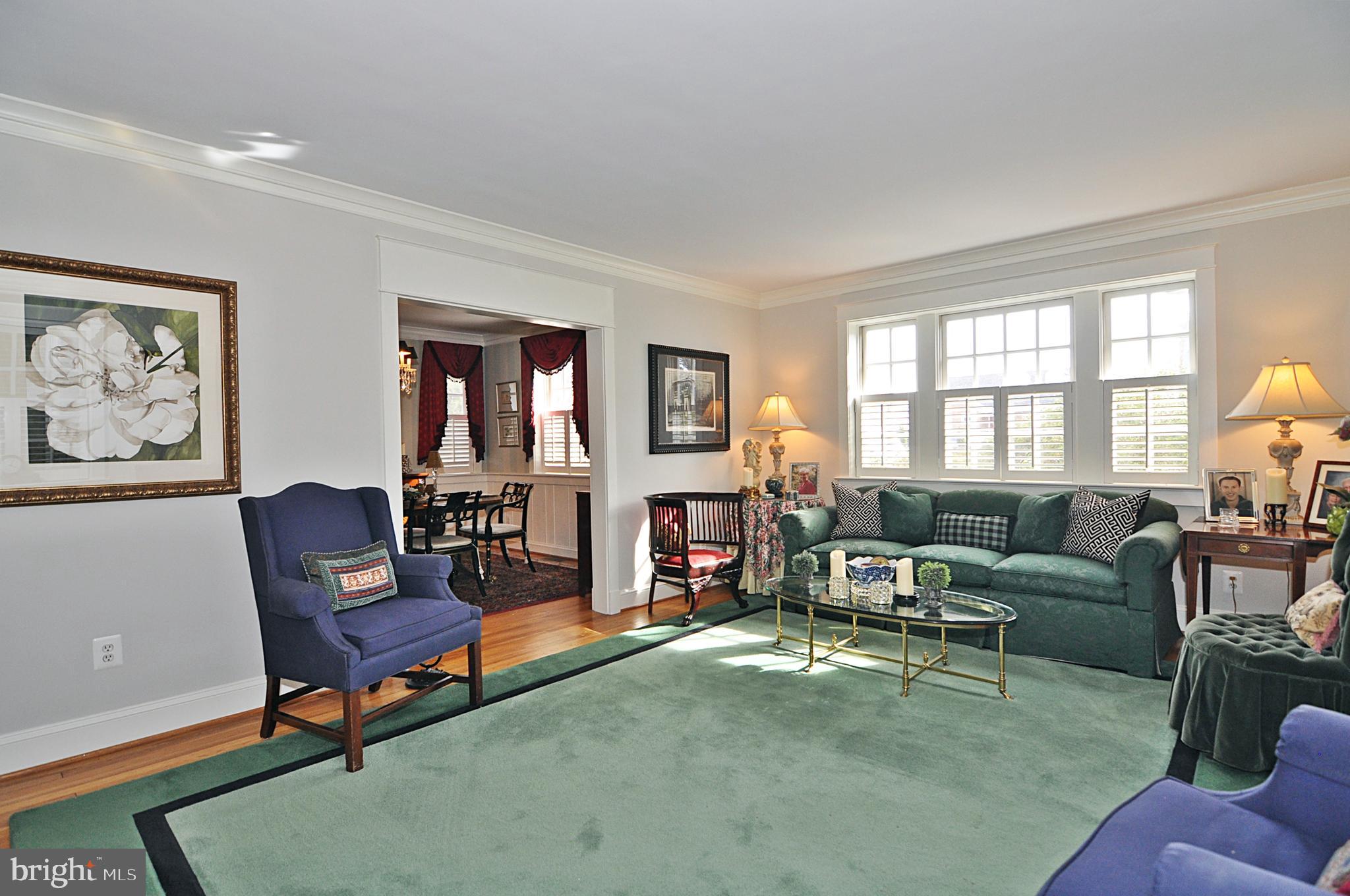 1714 South Arlington Ridge Road Arlington, VA 22202 - Photo 3 of 59 Living Room