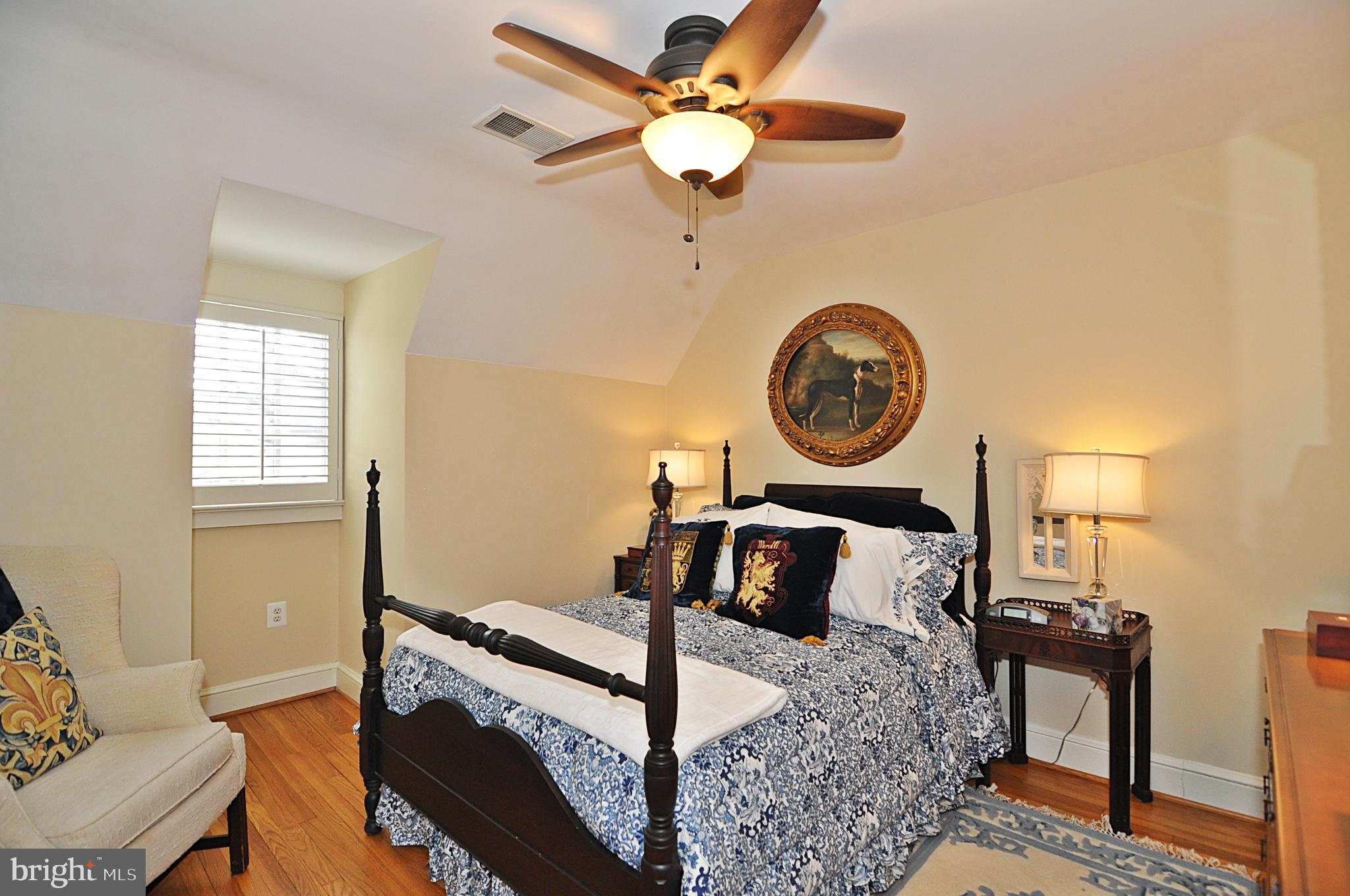 1714 South Arlington Ridge Road Arlington, VA 22202 - Photo 34 of 59 3rd Bedroom