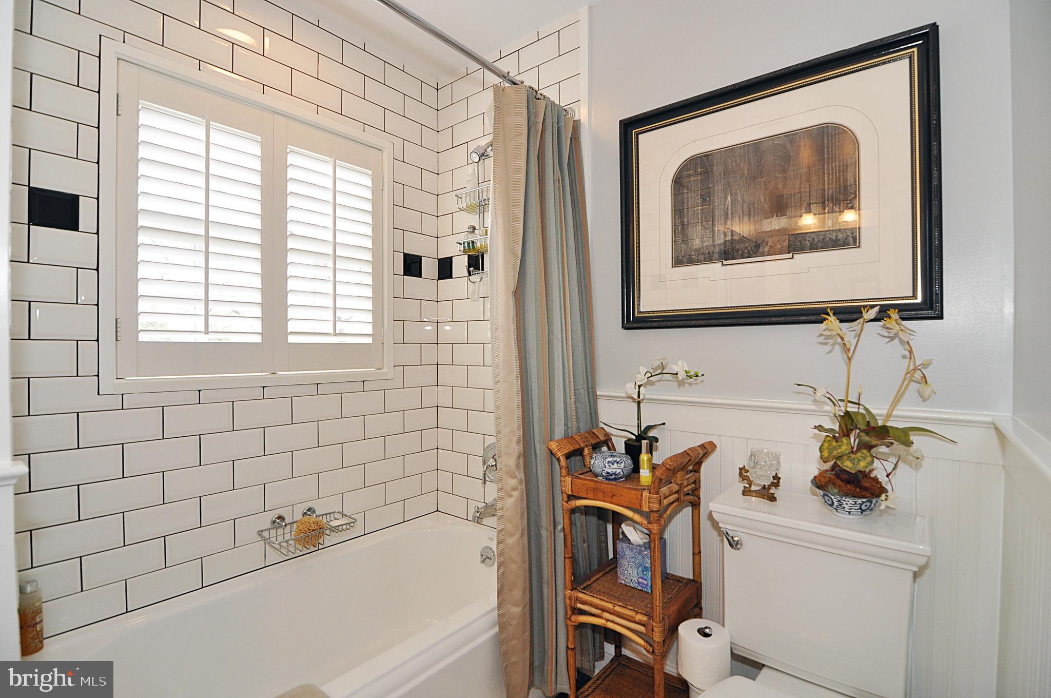 1714 South Arlington Ridge Road Arlington, VA 22202 - Photo 36 of 59 Full Bath - Upper Level