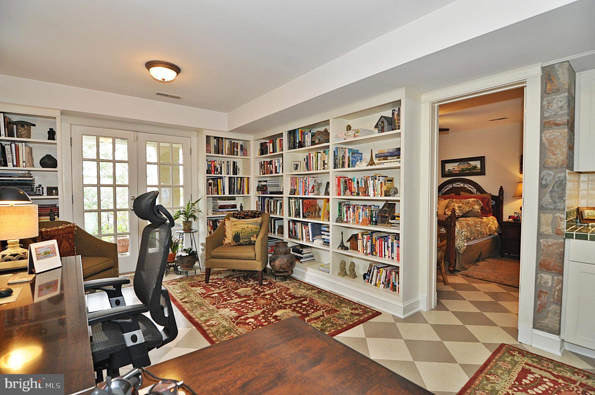 1714 South Arlington Ridge Road Arlington, VA 22202 - Photo 41 of 59 Library/Office