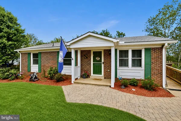$685,000 | 114 Governors Drive Southwest, Leesburg, VA 20175