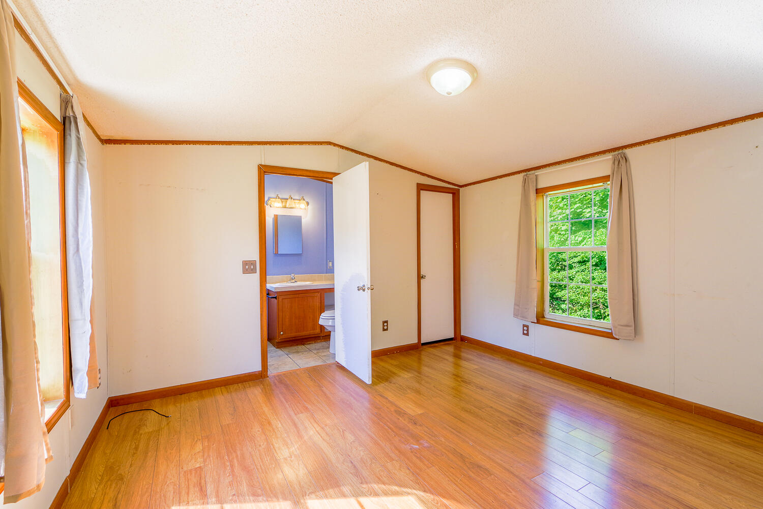 102 New County Road Rockland, ME 04841 - Photo 9 of 21 Primary Bedroom