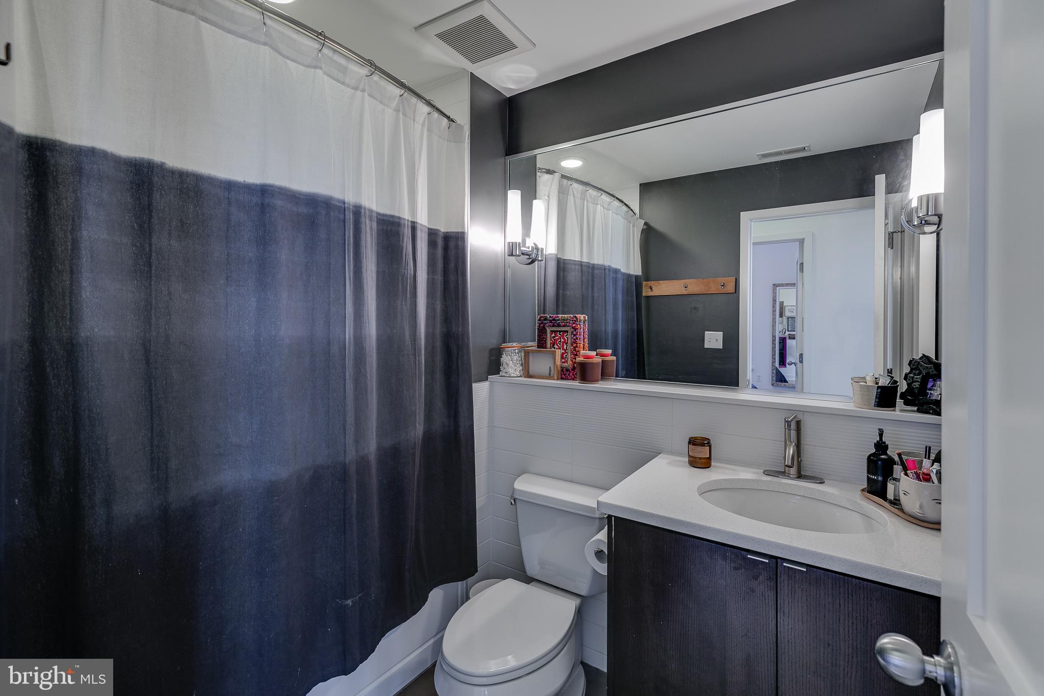 130 Cuthbert Street, Unit 2A Philadelphia, PA 19106 - Photo 11 of 20 Guest Bath