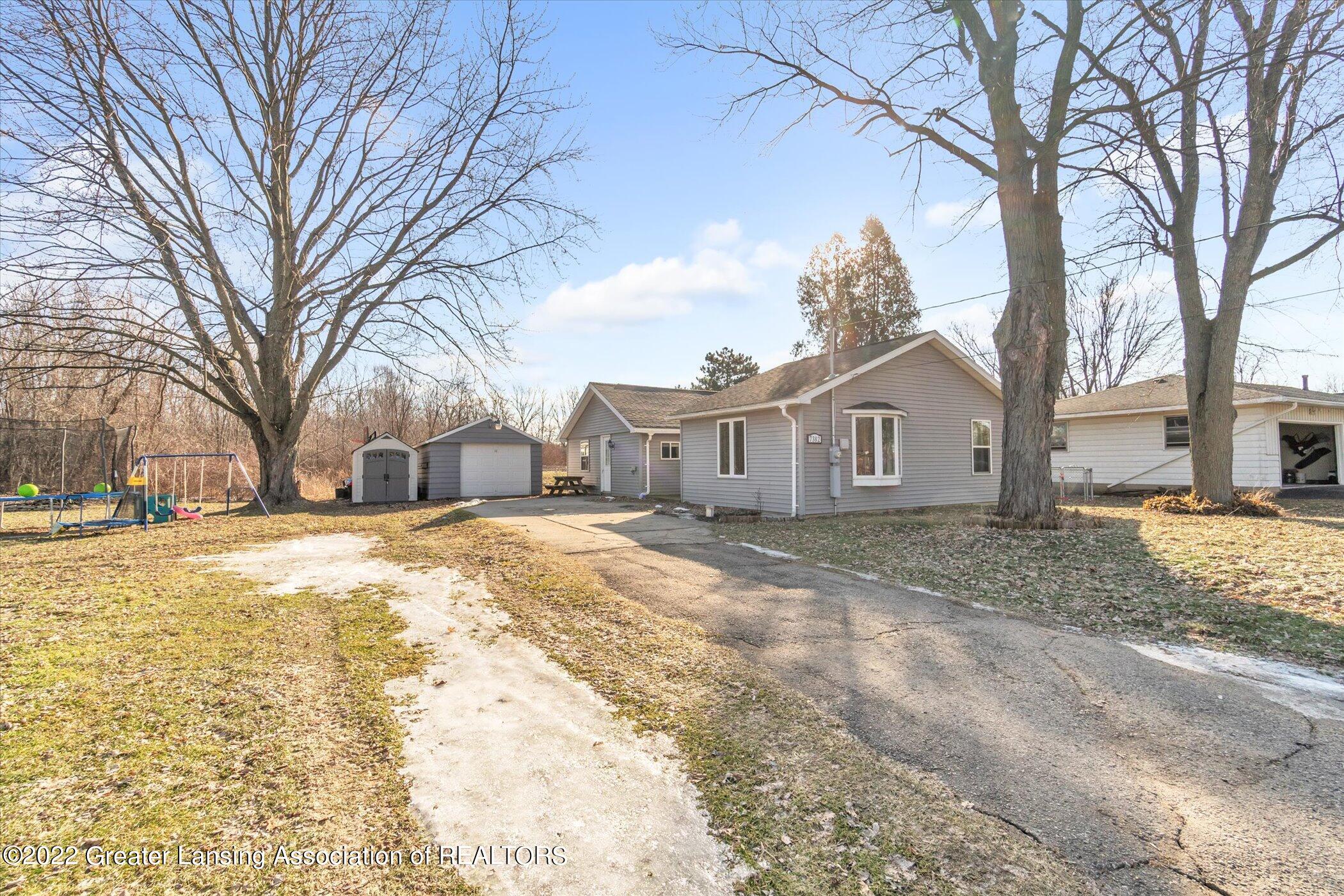 7382 Pats Drive Dimondale, MI 48821 - Photo 2 of 33 02-7382-Pats-Dr-WindowStill-Real-Estate-