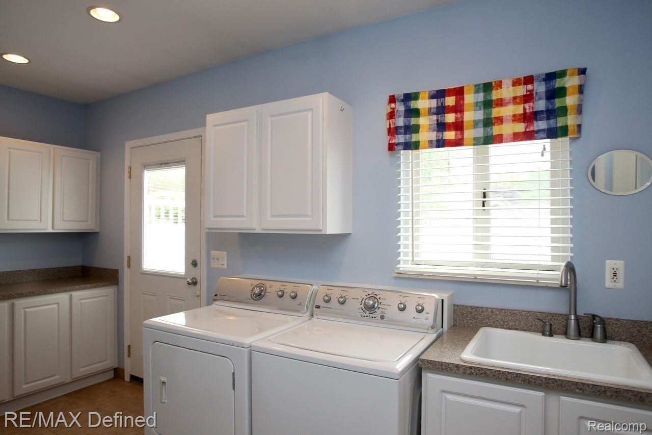 943 Downhill Lane Rochester, MI 48307 - Photo 11 of 43 AJ5E0648.jpg