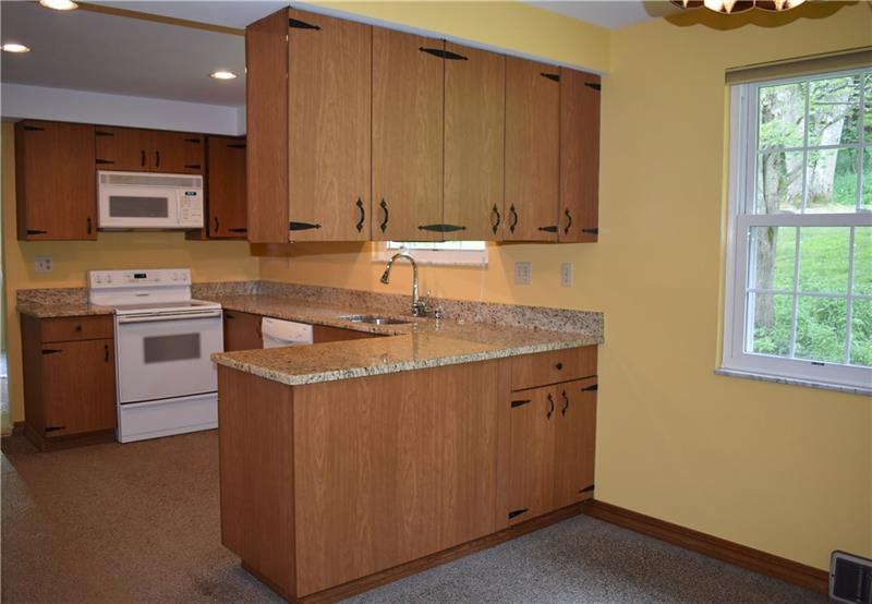 9880 Bellcrest Road Pittsburgh, PA 15237 - Photo 8 of 24