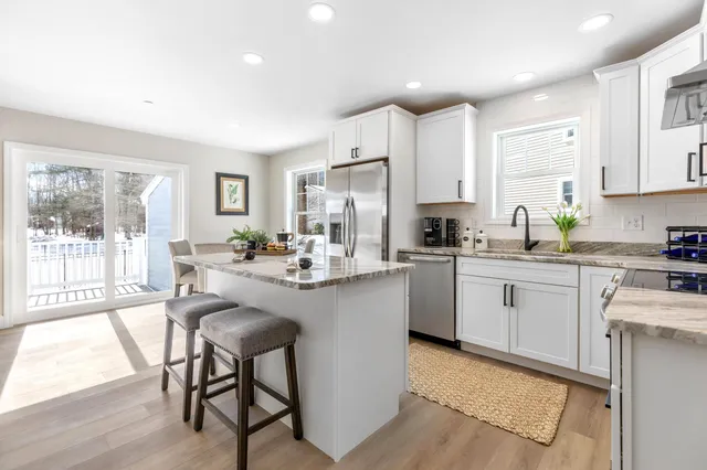 $570,000 | 33 Baxter Lane, Unit 9, Gorham, ME 04038