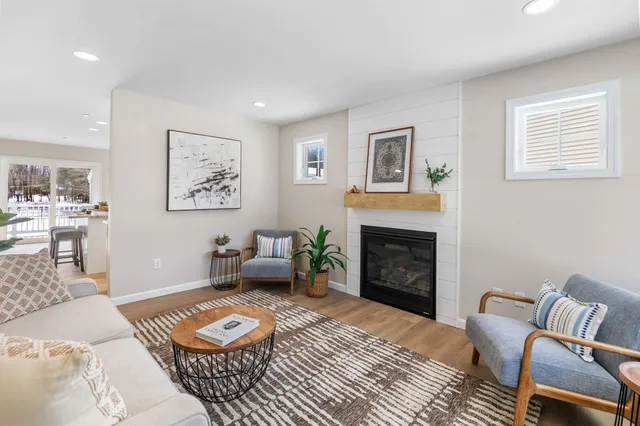 $570,000 | 33 Baxter Lane, Unit 9, Gorham, ME 04038