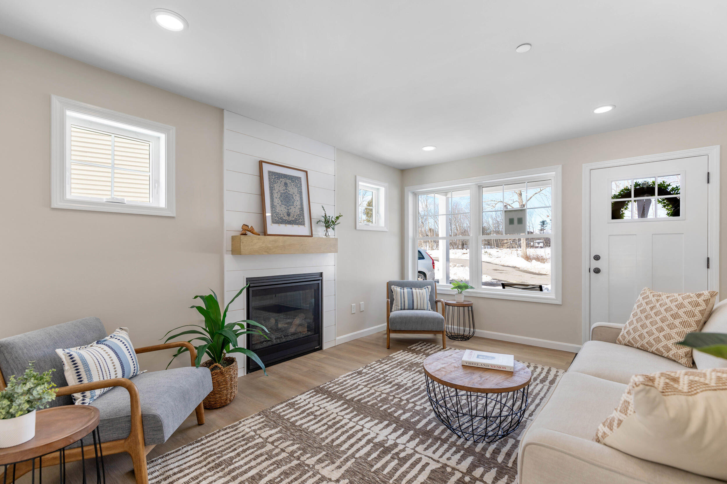 33 Baxter Lane, Unit 9 Gorham, ME 04038 - Photo 10 of 30 Living Room