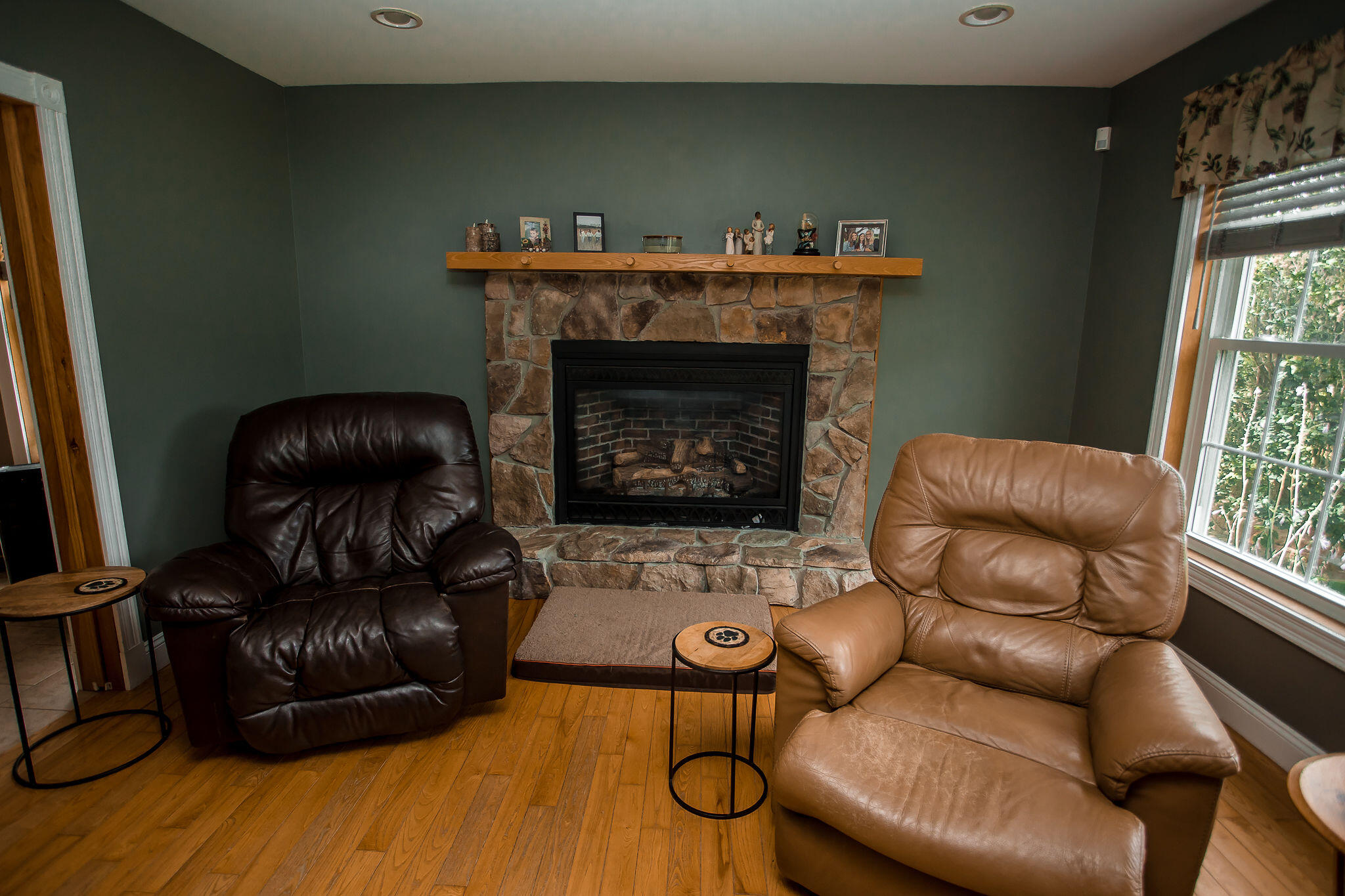 47 Turner Street Canton, ME 04221 - Photo 27 of 58 47 Turner Road livingroom 4