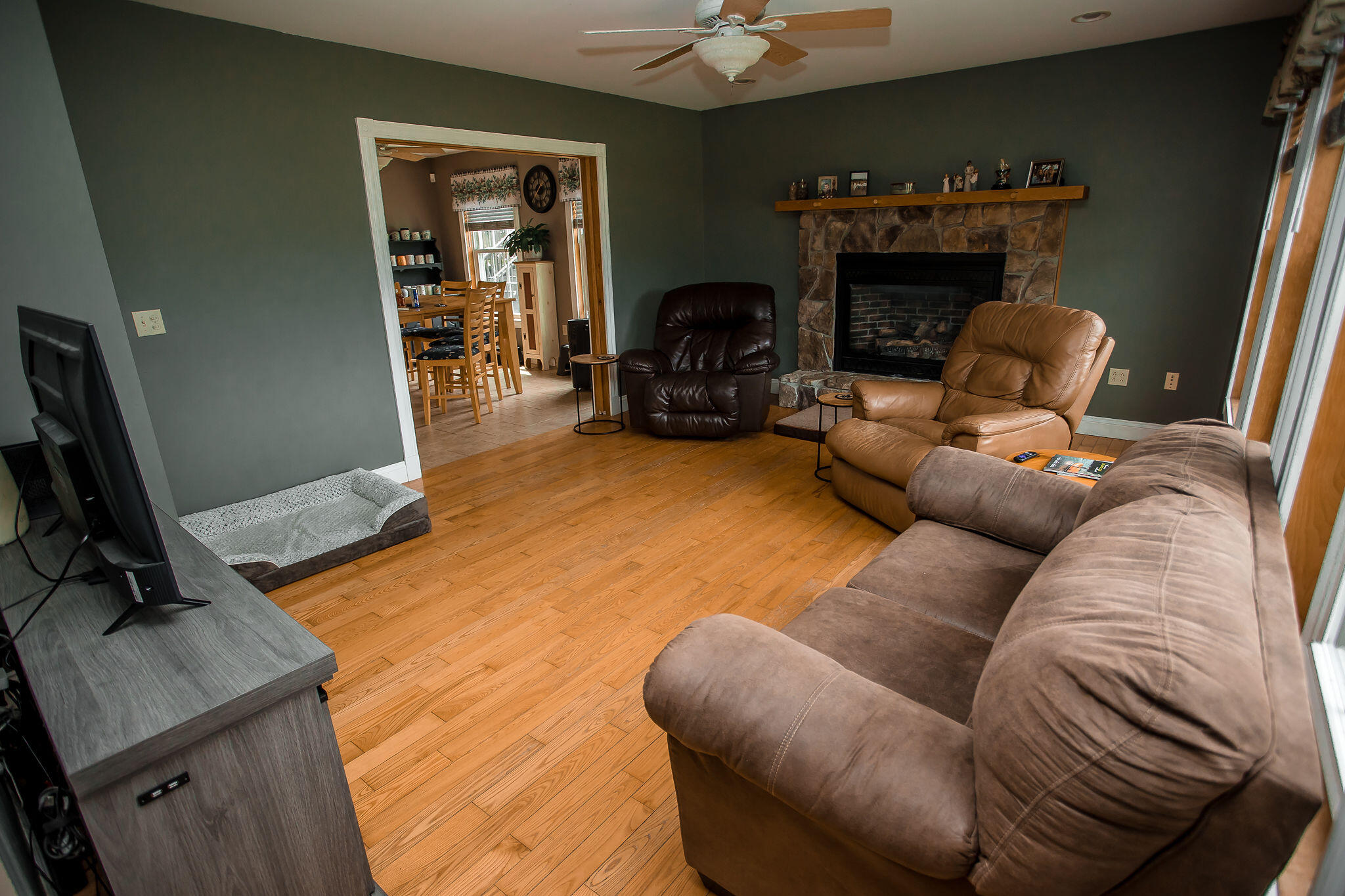47 Turner Street Canton, ME 04221 - Photo 28 of 58 47 Turner Road livingroom 3