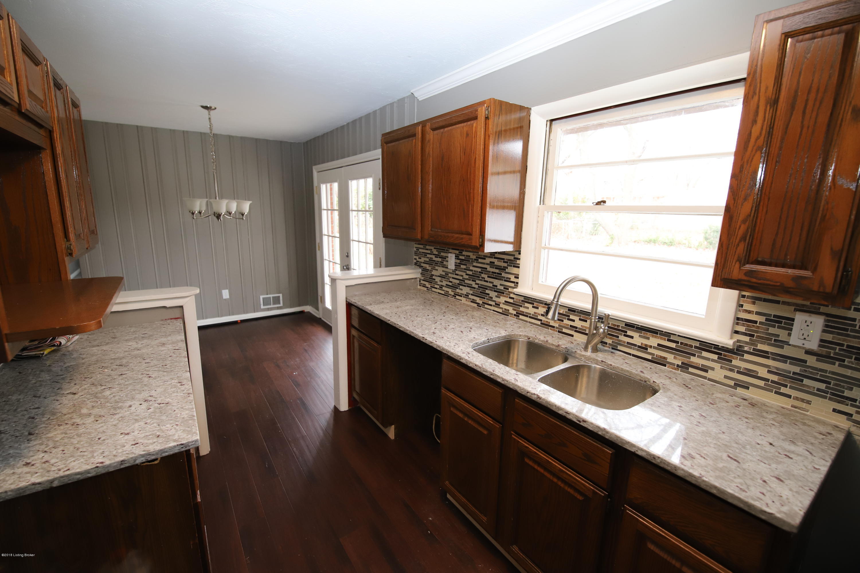 6346 Hunters Grove Road Louisville, KY 40216 - Photo 6 of 16 IMG_2860