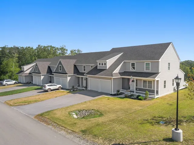 $654,900 | 59 Driftwood Circle, Unit 22, Sandown, NH 03873