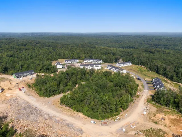 $654,900 | 59 Driftwood Circle, Unit 22, Sandown, NH 03873