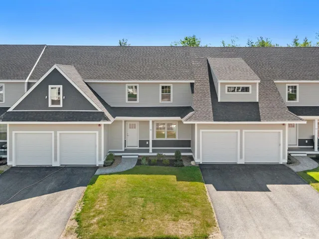 $654,900 | 59 Driftwood Circle, Unit 22, Sandown, NH 03873