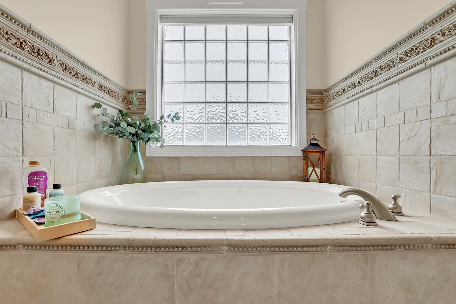 423 Ridgecrest Lane Lebanon, TN 37087 - Photo 29 of 65 a bath tub sitting next to a window