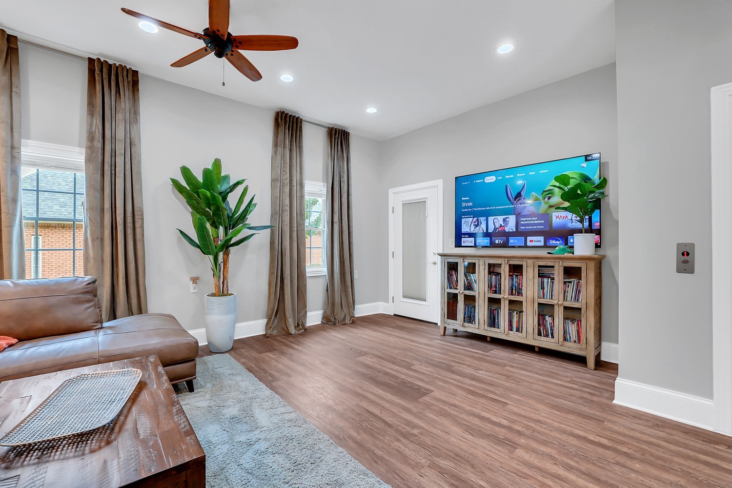 423 Ridgecrest Lane Lebanon, TN 37087 - Photo 45 of 65 a living room with furniture and a potted plant